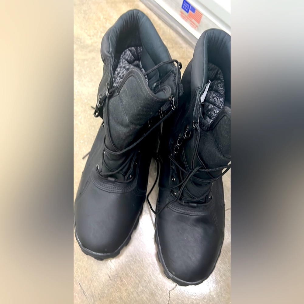 Size 15 military weather proof combat boots !! Brand new never worn before